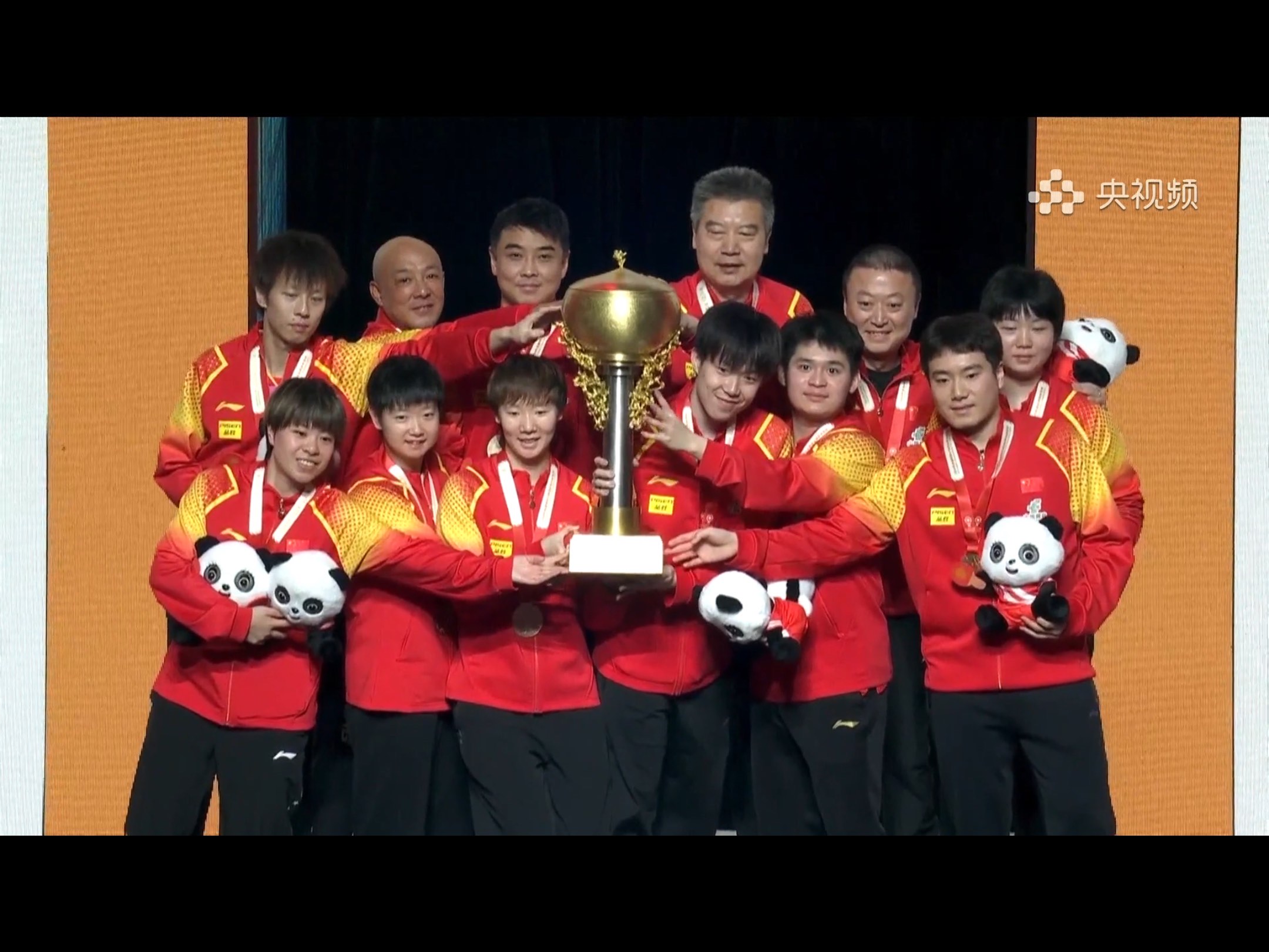 亚洲篮球巨星表现卓越,引领团队获胜 亚洲篮球巨星表现卓越,引领团队获胜