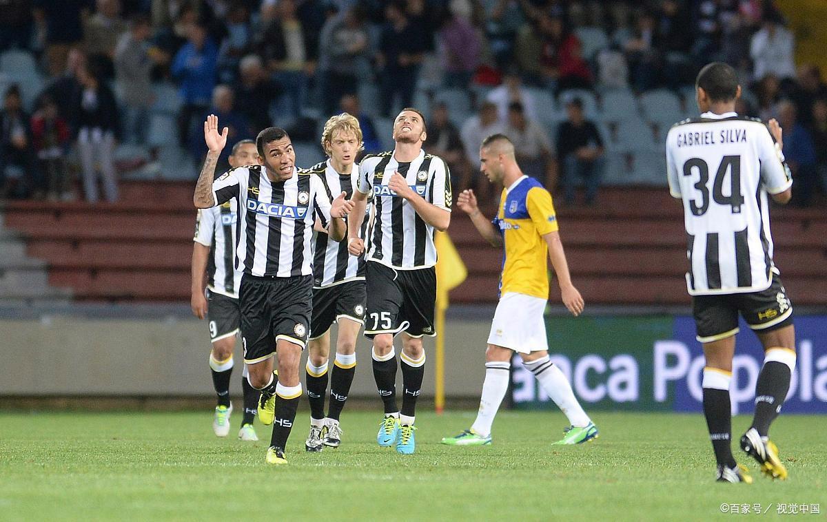 AC米兰客场逆转,成功击败帕尔马 AC米兰客场逆转,成功击败帕尔马