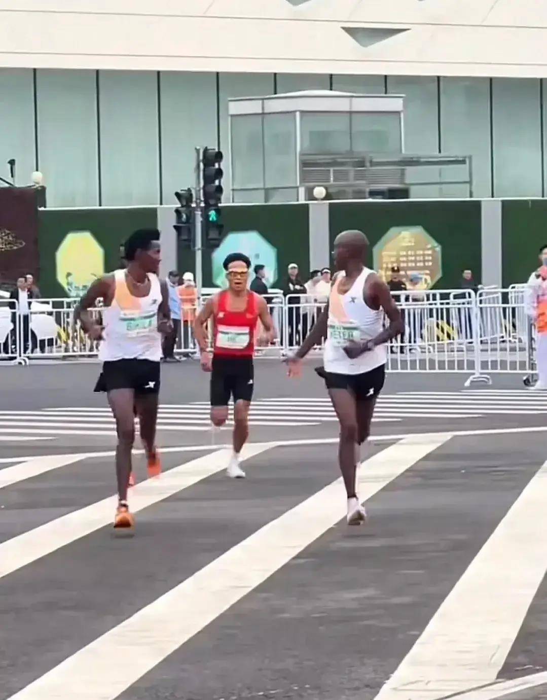 外籍运动员在国际比赛获得佳绩