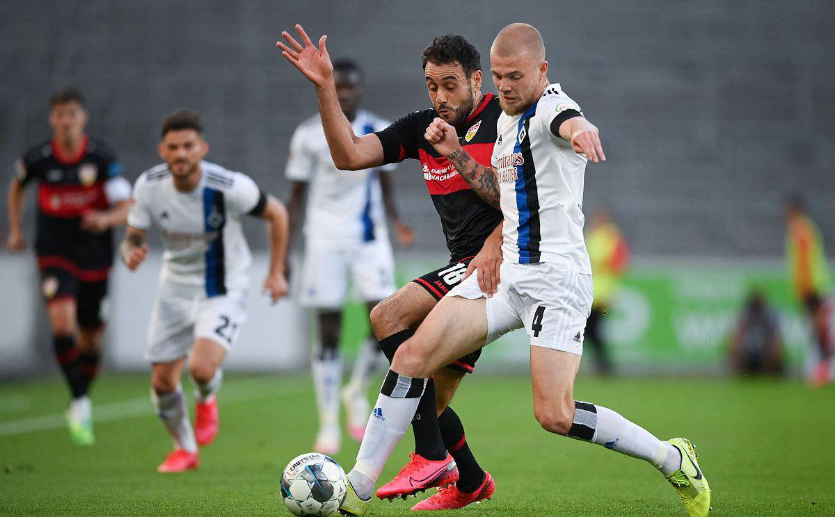 弗莱堡主场失利,球队连胜势头遭终结 弗莱堡主场失利,球队连胜势头遭终结