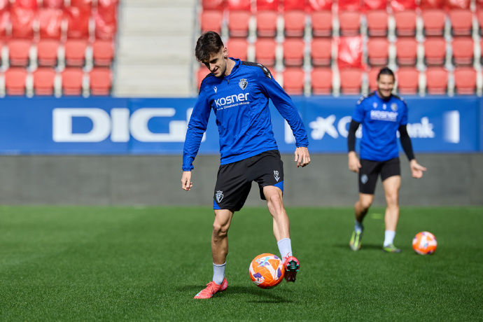 莱加内斯主场保持不败继续领跑