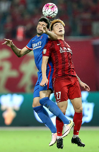 重庆力帆客场战平上港，保持中超中下游位置