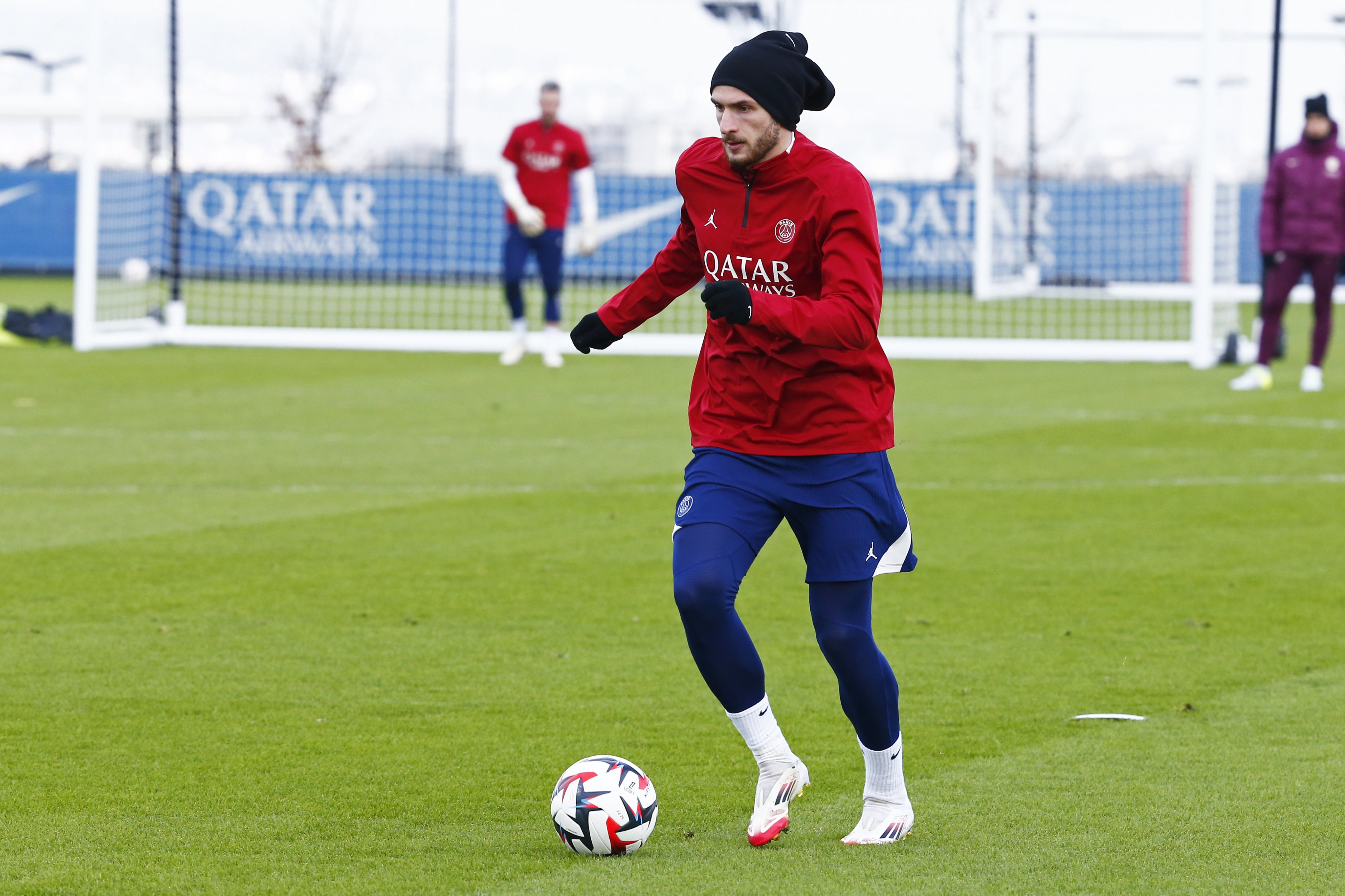 巴黎FC即将迎战兰斯,双方实力均不相上下 巴黎FC即将迎战兰斯,双方实力均不相上下