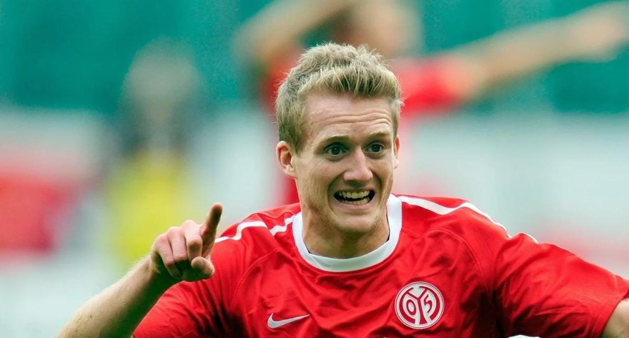 美因茨战胜汉堡,连续两轮取得胜利 美因茨战胜汉堡,连续两轮取得胜利