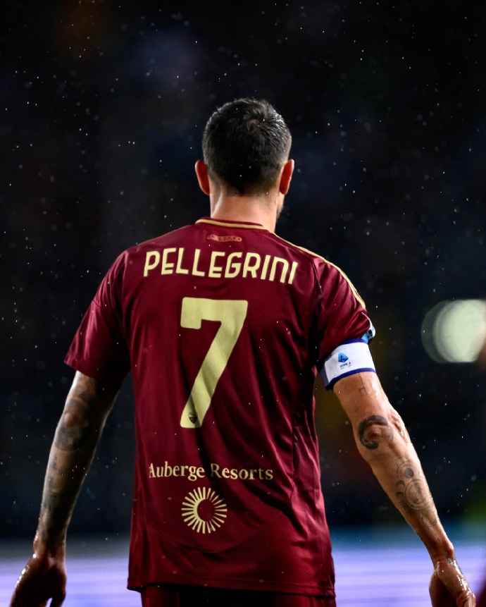 罗马球员士气高昂,准备投入下一场比赛强烈攻势 罗马球员士气高昂,准备投入下一场比赛强烈攻势