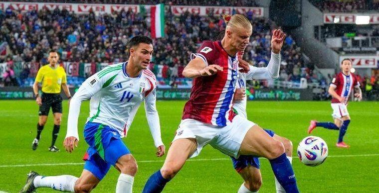 卡尔德拉上演绝杀,帮助那不勒斯取得关键胜利 卡尔德拉上演绝杀,帮助那不勒斯取得关键胜利