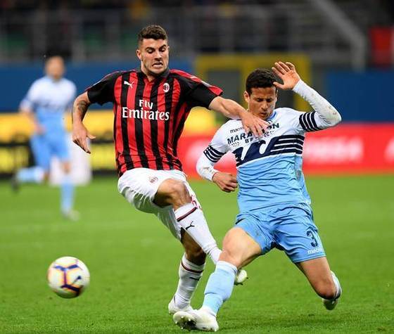 罗马客场大胜,继续紧咬榜首 罗马客场大胜,继续紧咬榜首