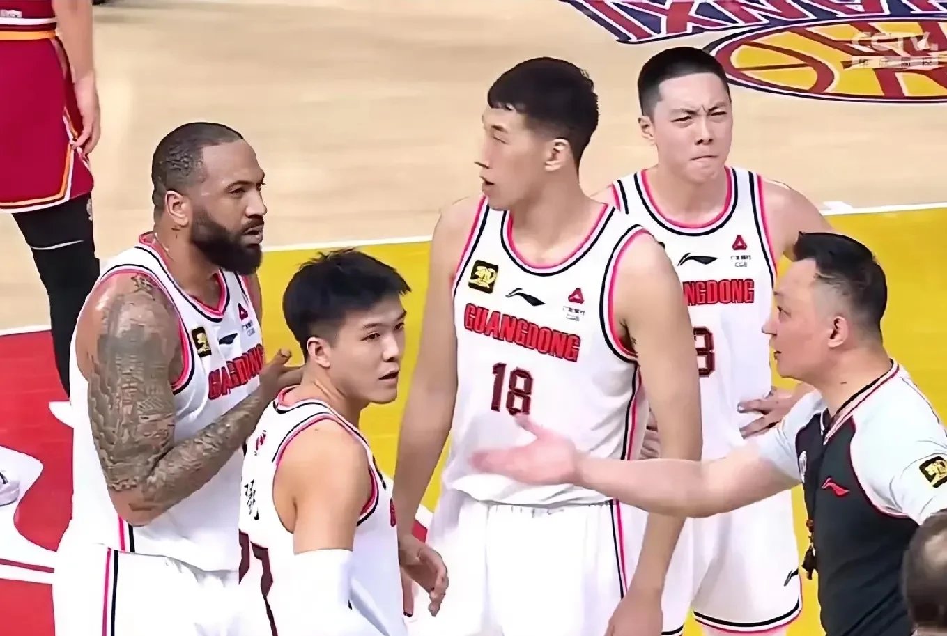 广东队遭遇三连败，球迷担忧他们的状态