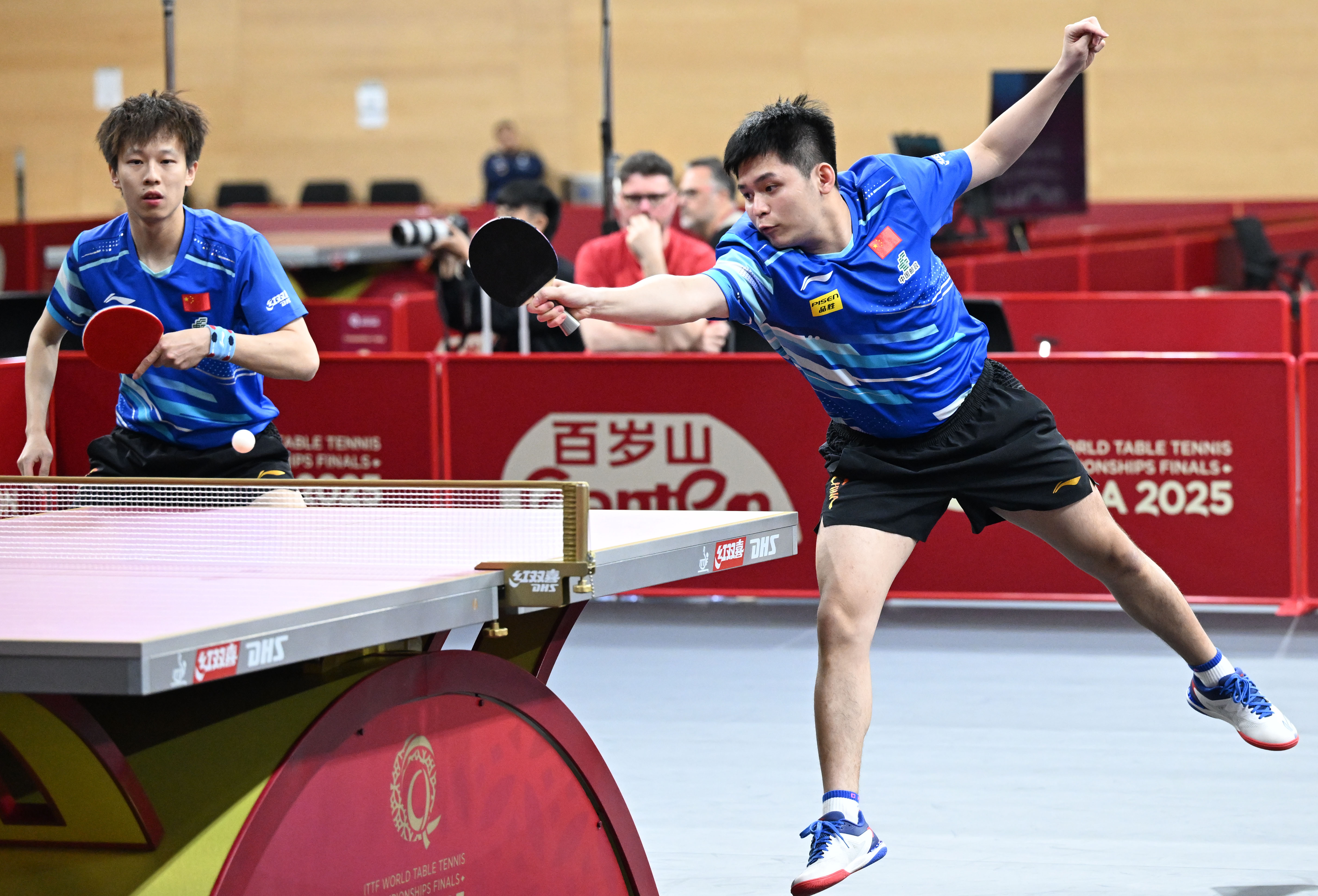 斯洛伐克男子乒乓球惊险晋级