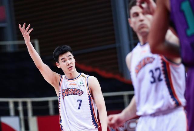 吉林队主场告捷,预备季后赛豪取胜利 吉林队主场告捷,预备季后赛豪取胜利