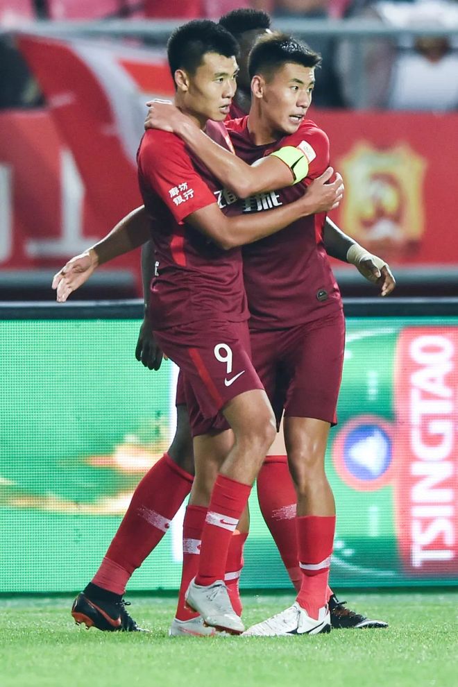 雷速官网-深圳佳兆业战平恒大，球队士气高昂