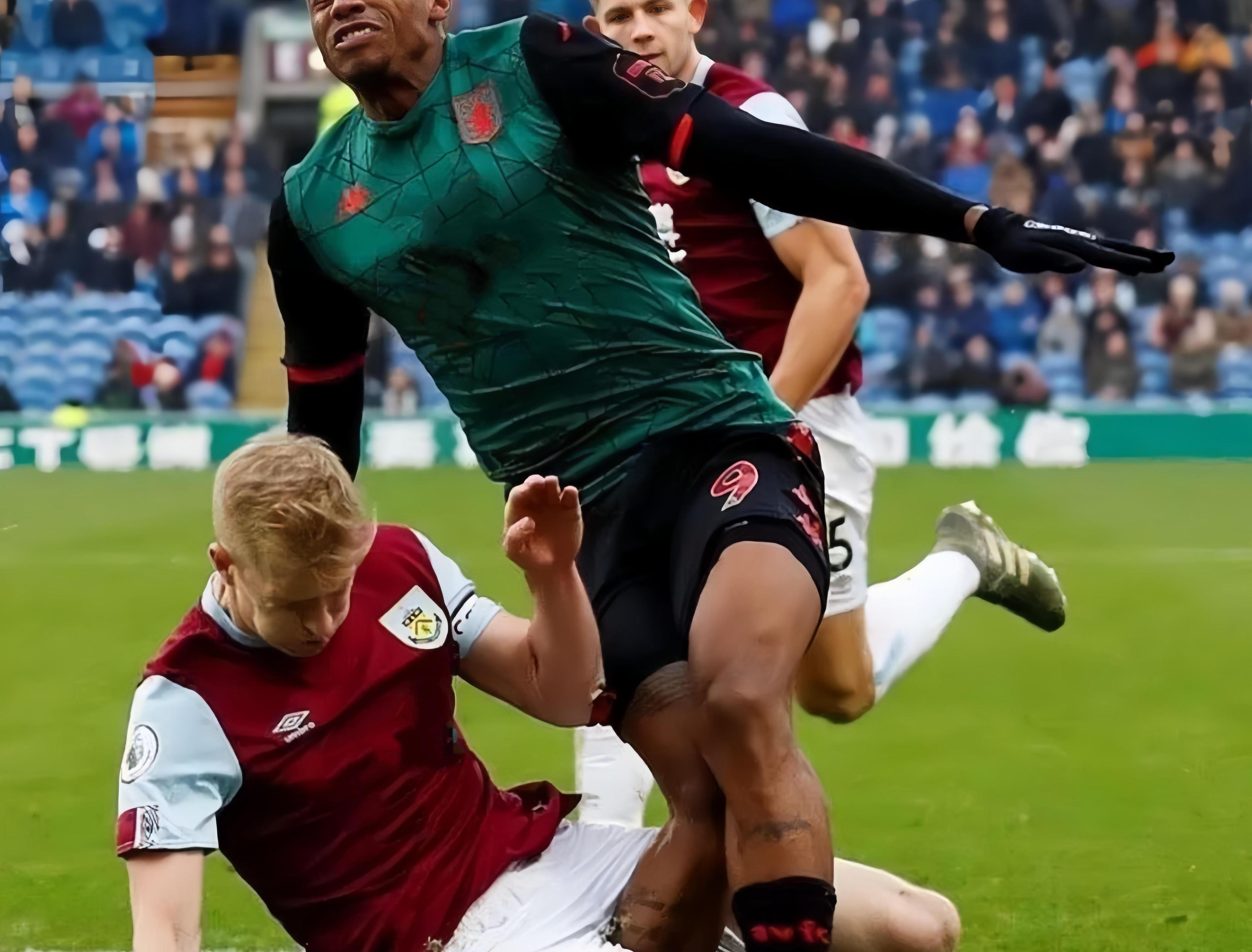 斯旺西主场惨败,英超球队陷入保级泥沼 斯旺西主场惨败,英超球队陷入保级泥沼