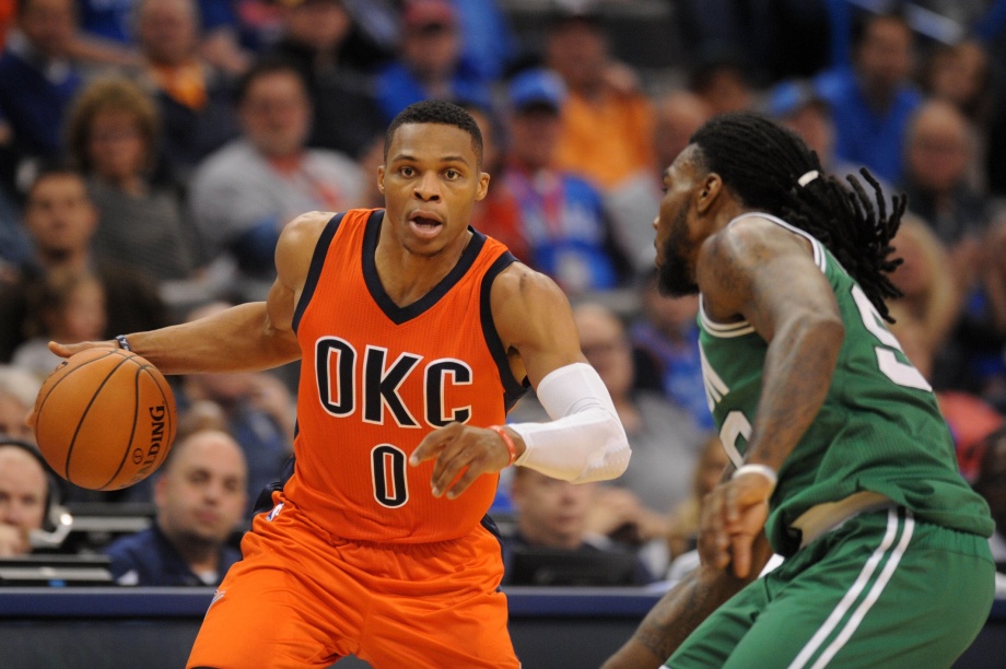 雷霆众将欢庆逆转凯尔特，德罗赞亲临颁奖盛典神韵十足