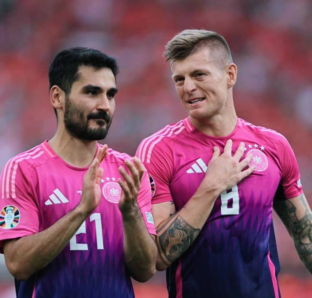 雷速直播-德国队出征国际足球盛事备战